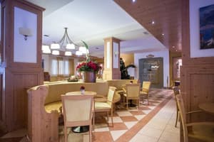 thumbnail: Bar (on property)