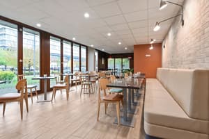 thumbnail: Breakfast area