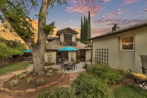 thumbnail: Terrace/patio