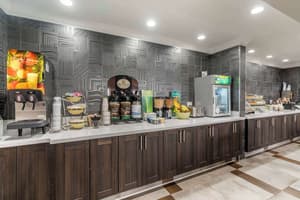 thumbnail: Breakfast area