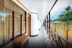 thumbnail: Exterior