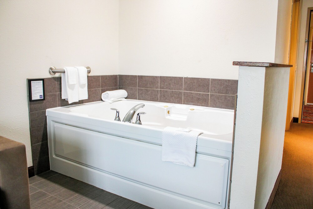 Private spa tub