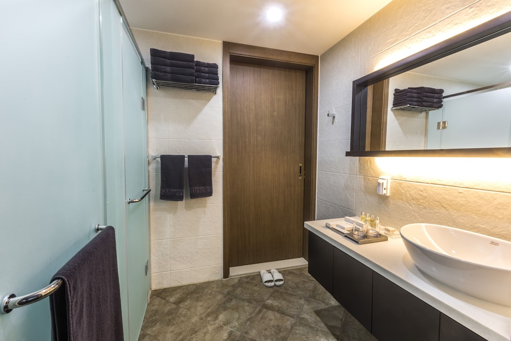 Bathroom amenities