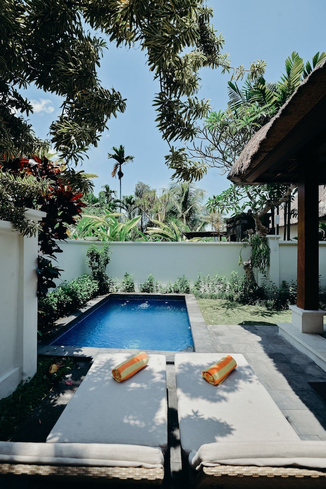 Private pool