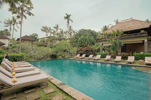 thumbnail: Outdoor pool