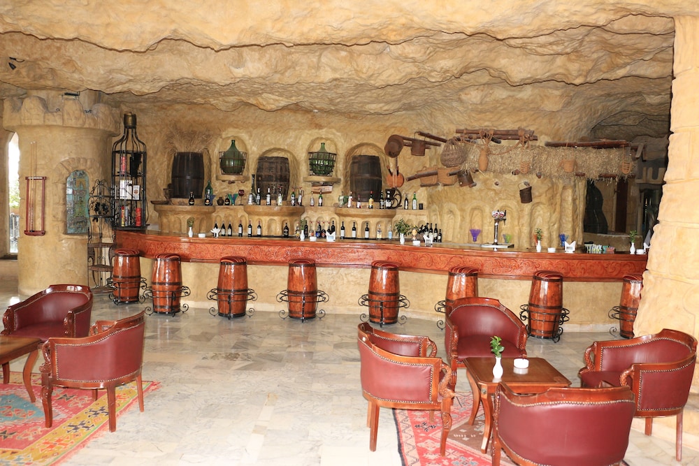 Poolside bar