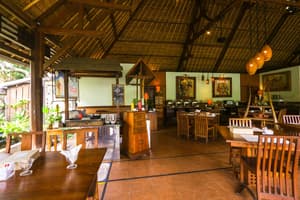 thumbnail: Restaurant