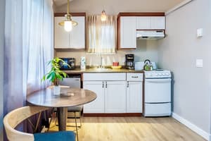 thumbnail: In-room dining