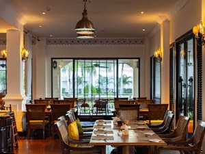 thumbnail: Restaurant