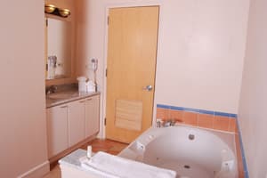 thumbnail: Jetted tub