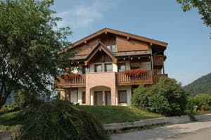 thumbnail: Front of property