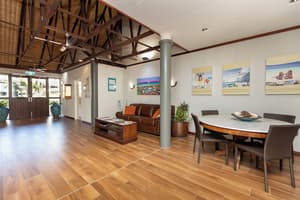 thumbnail: Reception hall