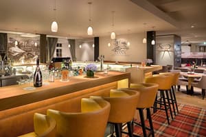 thumbnail: Bar (on property)