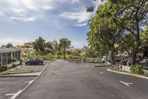 thumbnail: Parking