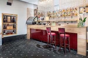 thumbnail: Bar (on property)