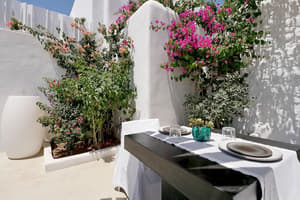 thumbnail: Outdoor dining