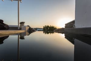 thumbnail: Infinity pool