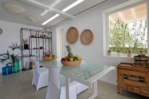 thumbnail: Breakfast area