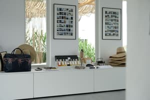 thumbnail: Designer store