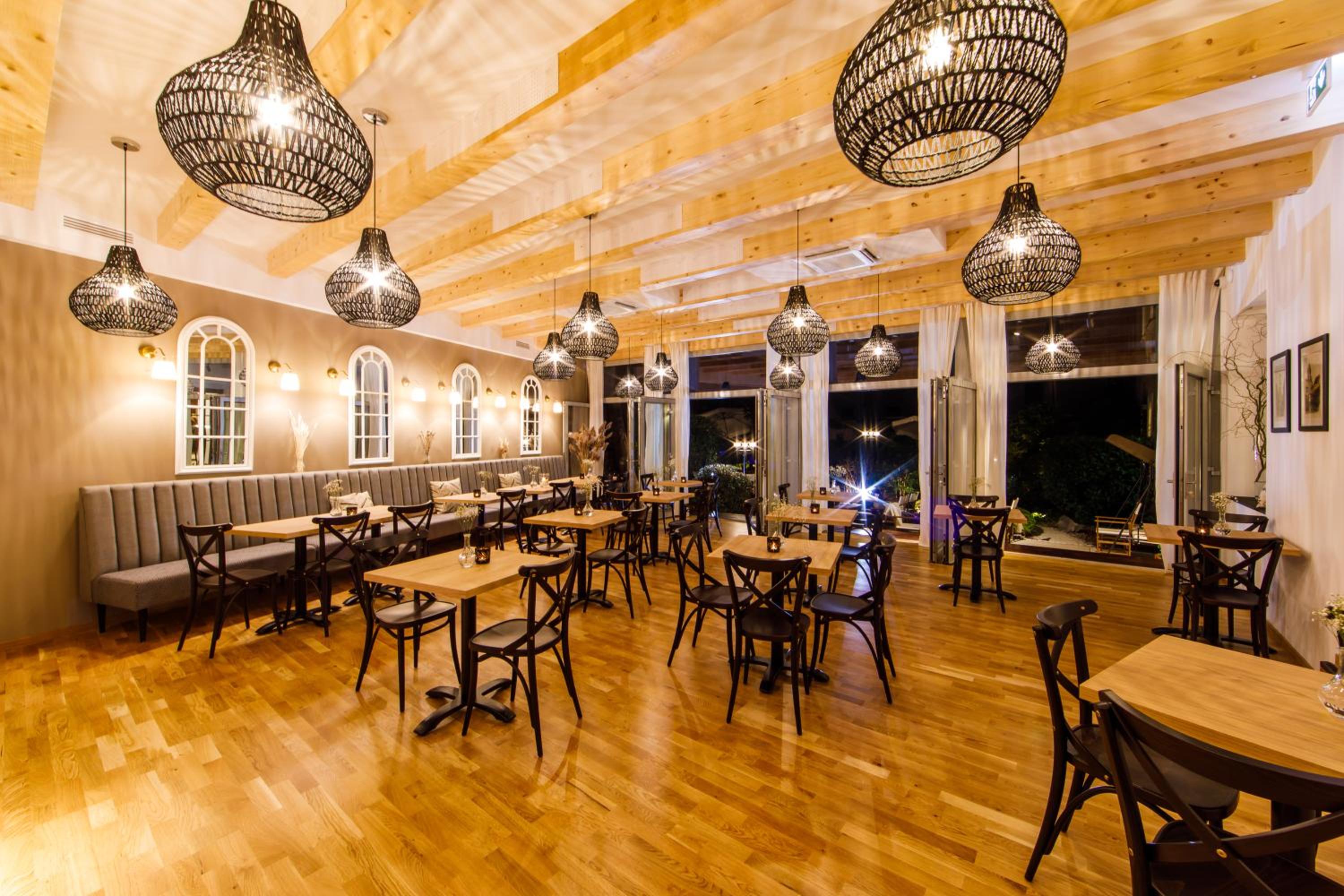 Restaurant-cafeteria