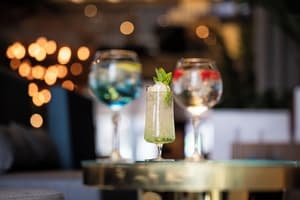 thumbnail: Bar (on property)
