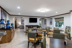 thumbnail: Breakfast area