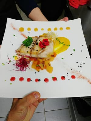 thumbnail: Couples dining