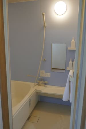thumbnail: Deep soaking bathtub