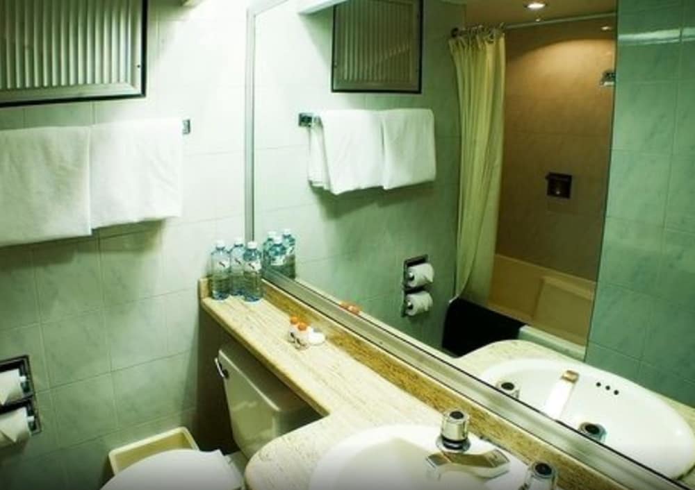 Bathroom sink