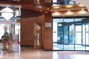thumbnail: Interior entrance