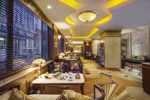 thumbnail: Bar (on property)