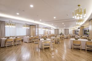 thumbnail: Breakfast area