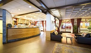 thumbnail: Bar (on property)