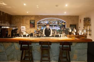 thumbnail: Bar (on property)
