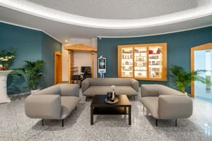 thumbnail: Lobby sitting area