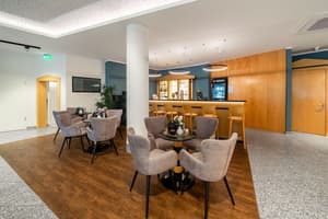 thumbnail: Bar (on property)