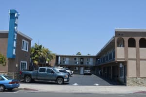 thumbnail: Exterior