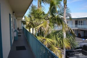 thumbnail: Exterior