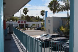 thumbnail: Exterior