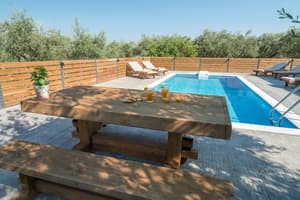 thumbnail: Garden view