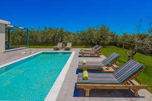 thumbnail: Pool