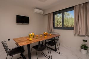 thumbnail: In-room dining
