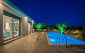 thumbnail: Outdoor pool