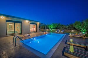 thumbnail: Outdoor pool