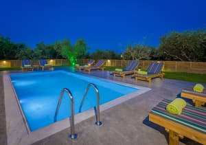 thumbnail: Outdoor pool
