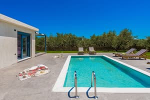 thumbnail: Outdoor pool