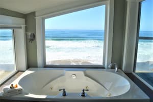 thumbnail: Jetted tub