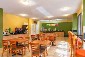 thumbnail: Breakfast area