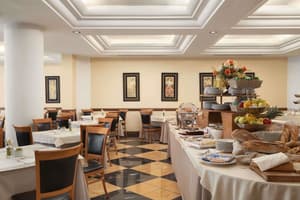 thumbnail: Breakfast area