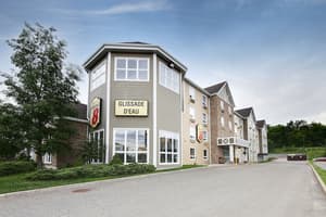 thumbnail: Front of property